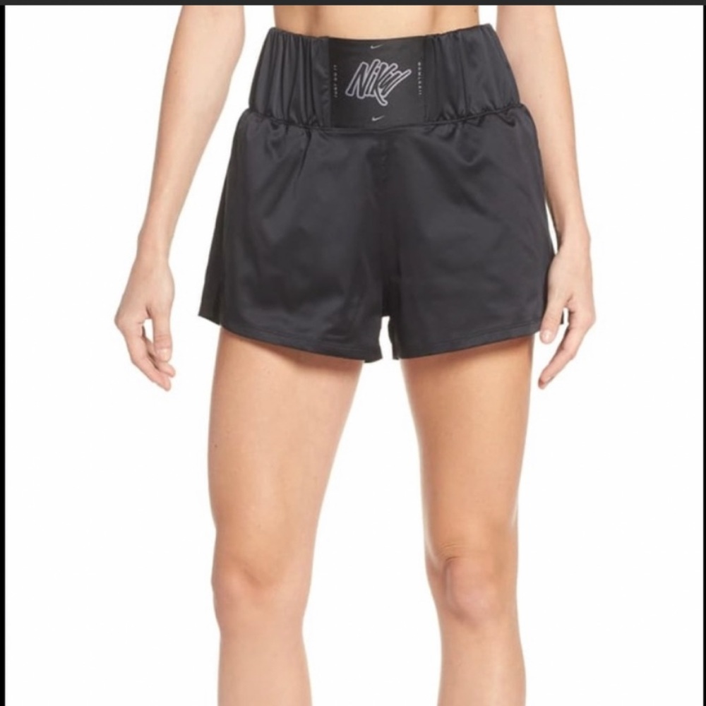 Knockout Dri-FIT Women's Training Shorts